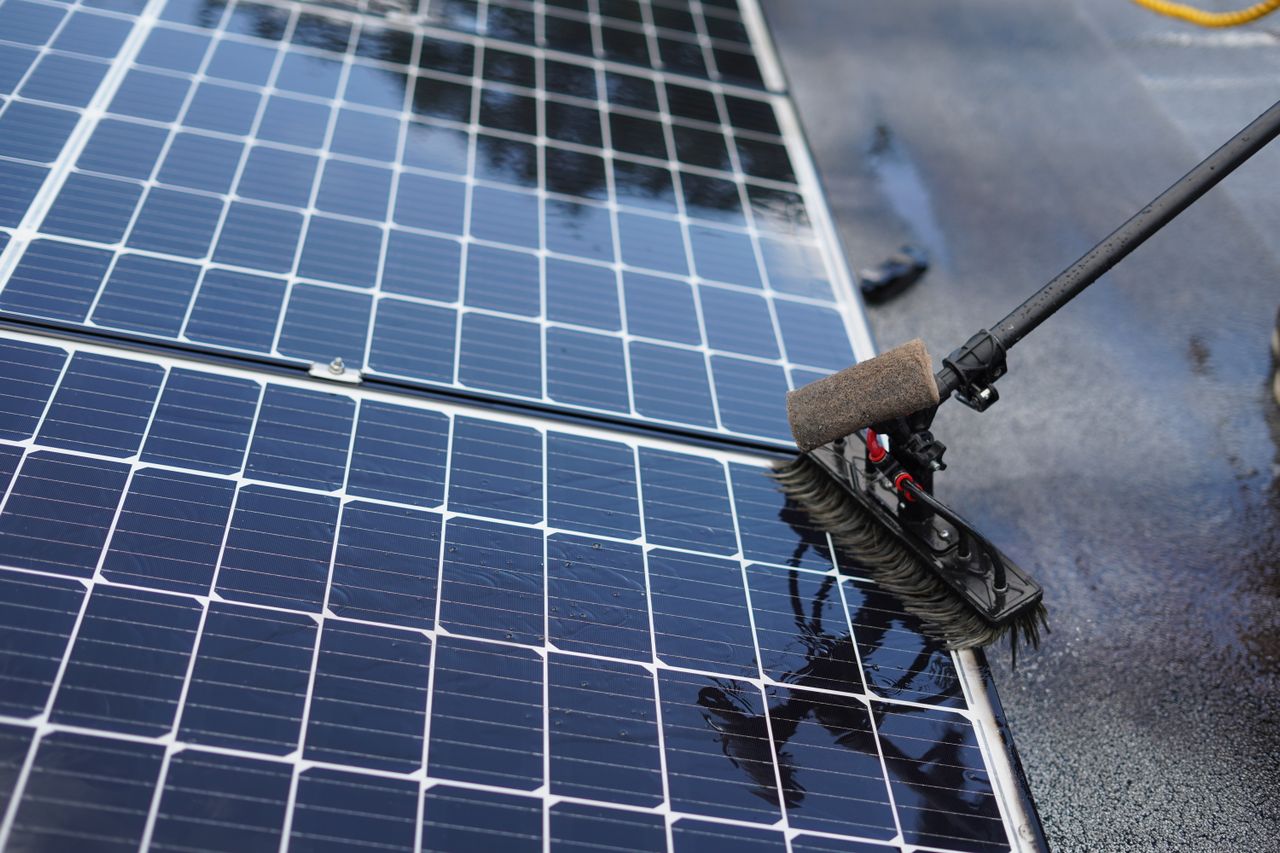Matériel de nettoyage de panneau photovoltaïque utilisé par Clean Progress